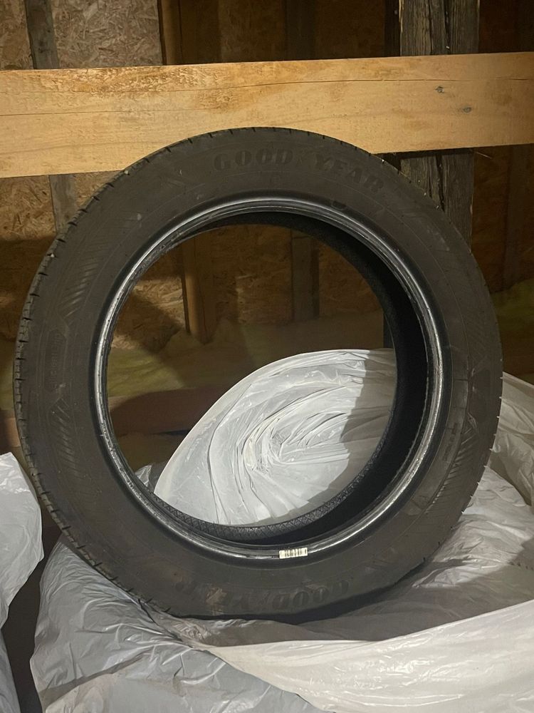 Vand 3 anvelope vara 175/65 R17 87 H Good Year