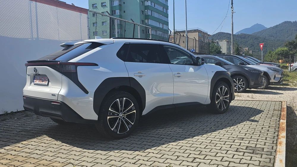 Toyota BZ4X Toyota bZ4X Luxury AWD