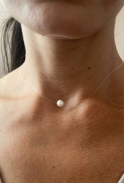 Lantisor cu fir transparent si perluta