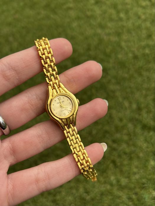 Златен винтидж часовник