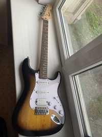 Fender Squier Stratocaster электрогитара + чехол Fender