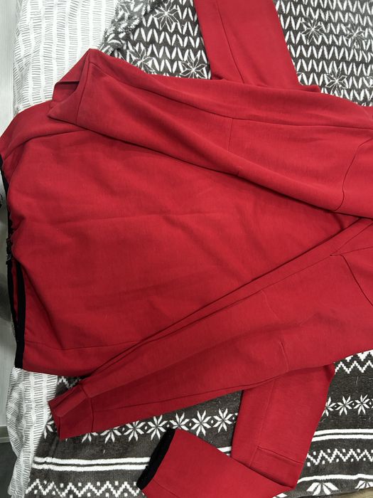 Nike Tech червен