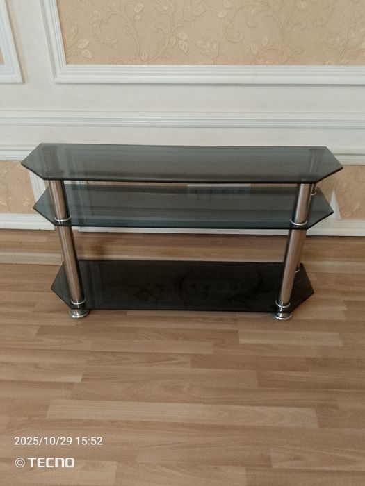 Диван кровать, кресла журнальный столик. Под телевизор и комод