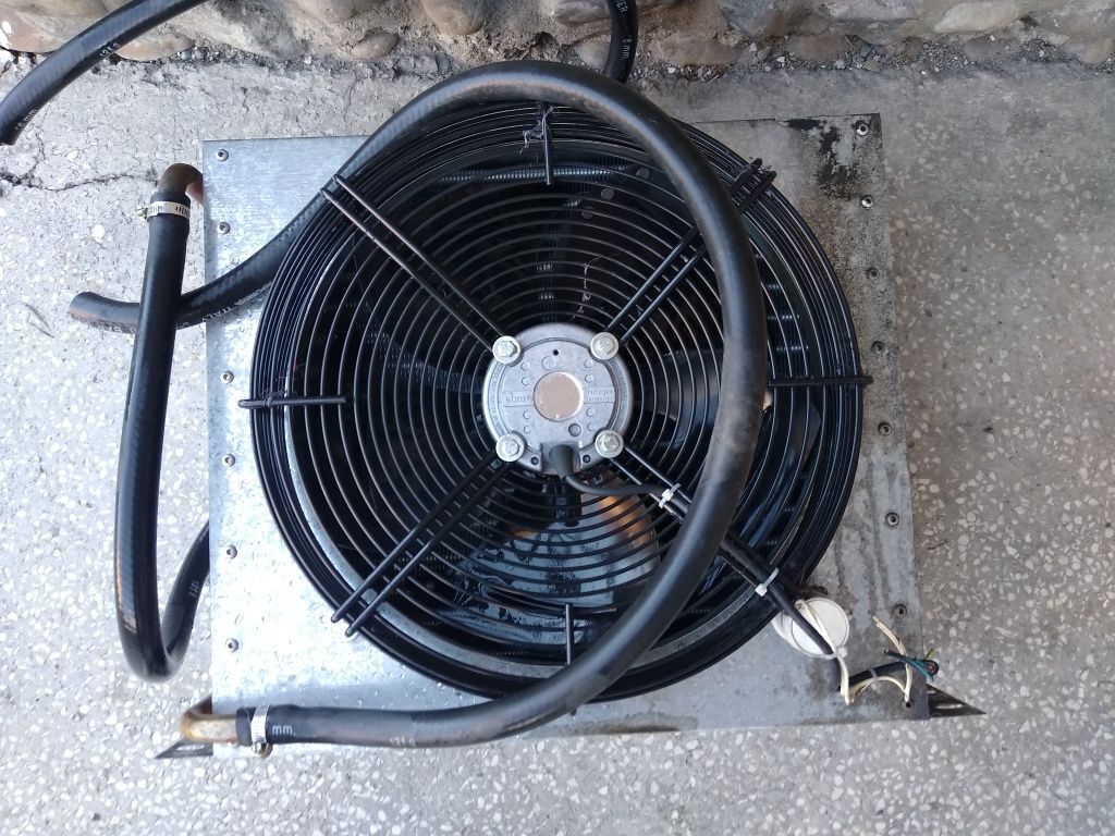 Reductor motovario ,radiator cu ventilație,pompa recirculare lichid .