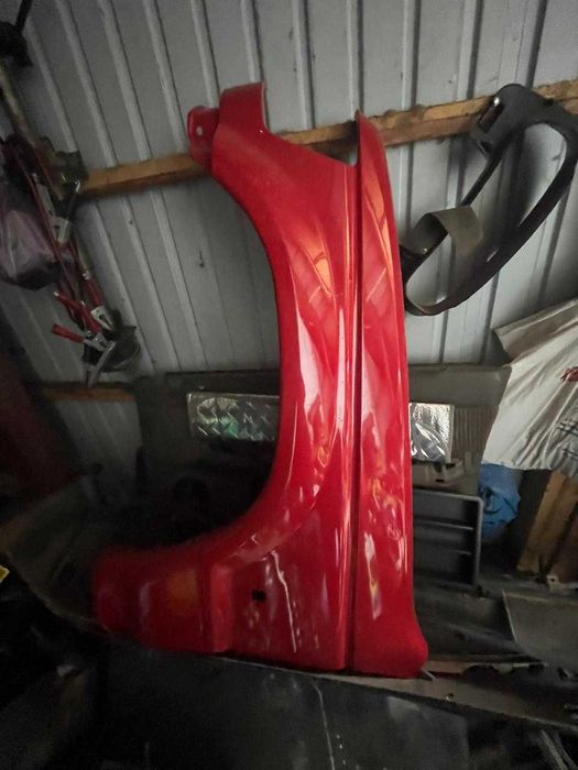 Продам передние крылья Митсубиси паджеро 2