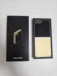 Samsung Z Flip 6 256 GB  Gold