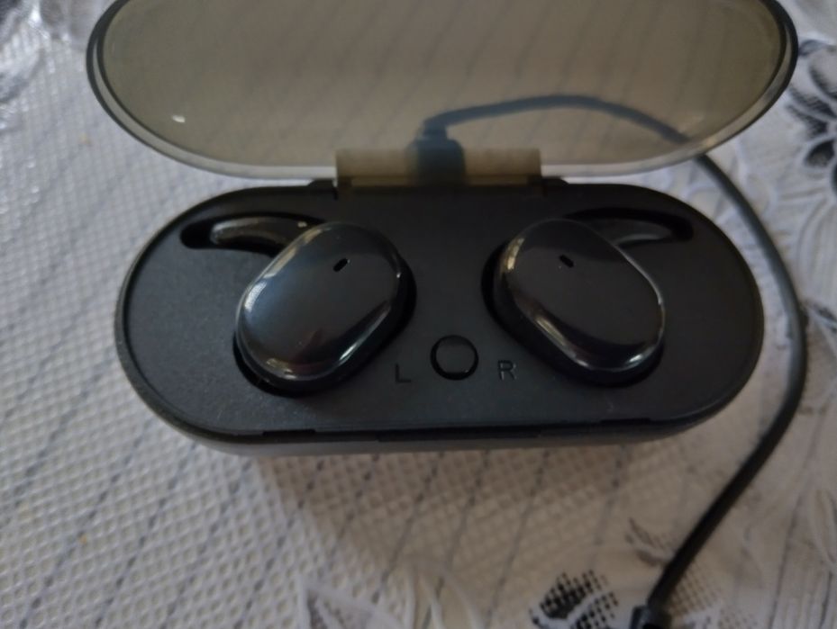 Блутут хендсфрее слушалки