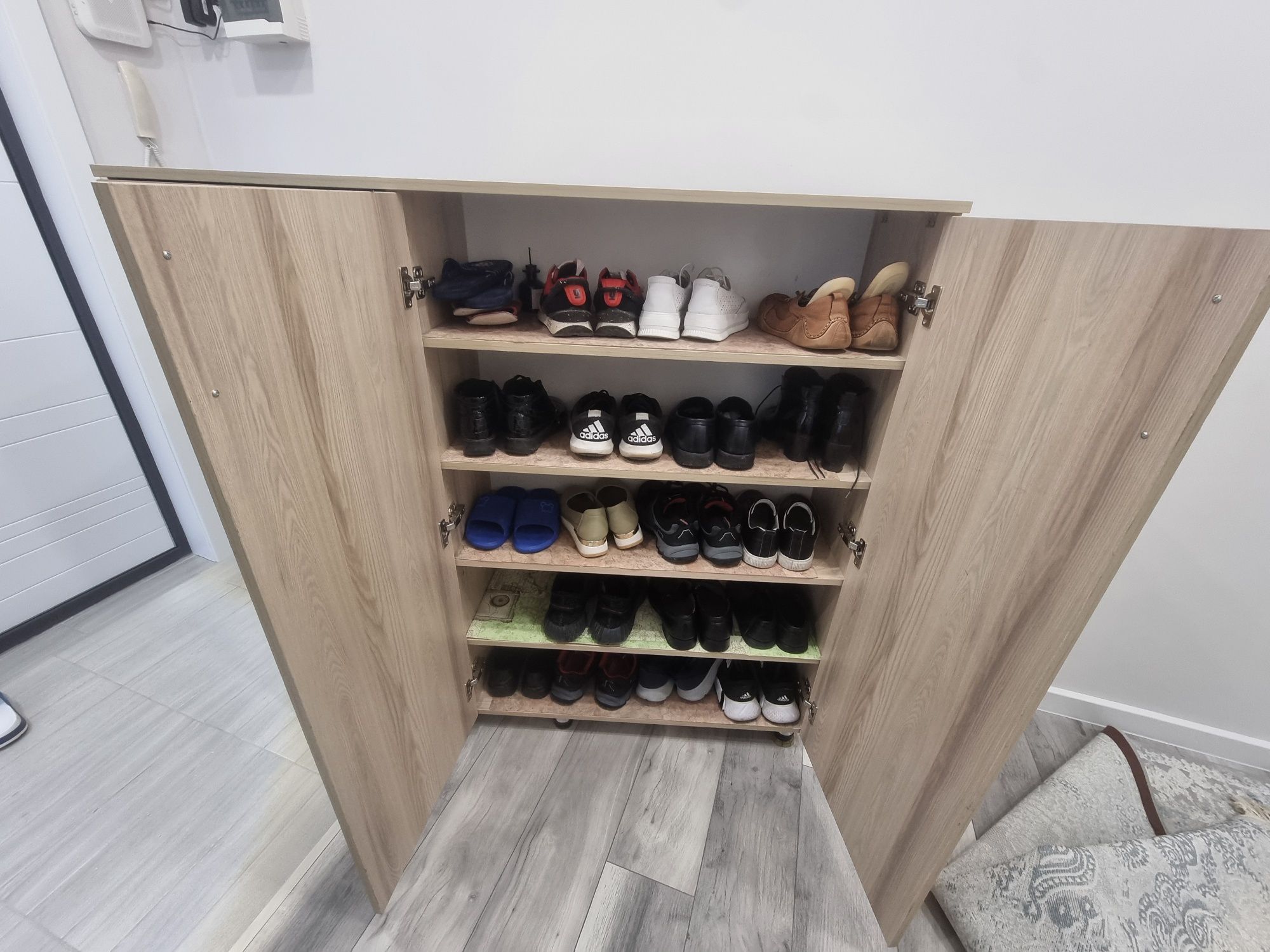 Продам шкаф для обуви