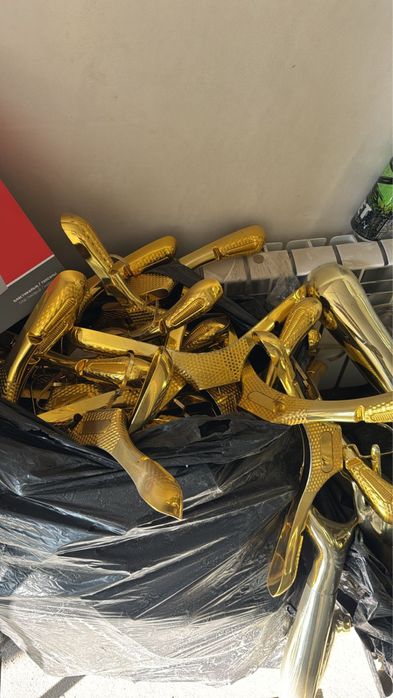 Срочно продам вешалки