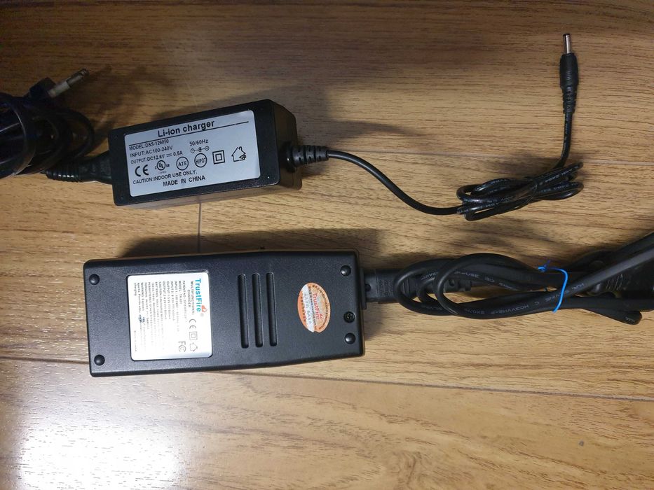 Incarcator baterii Li-ion 42 si 29V pentru biciclete, trotinete etc.