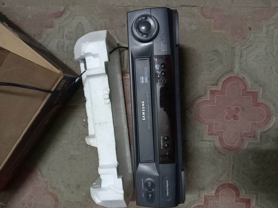Видеплеер Самсунг в упаковке. Новый. Для