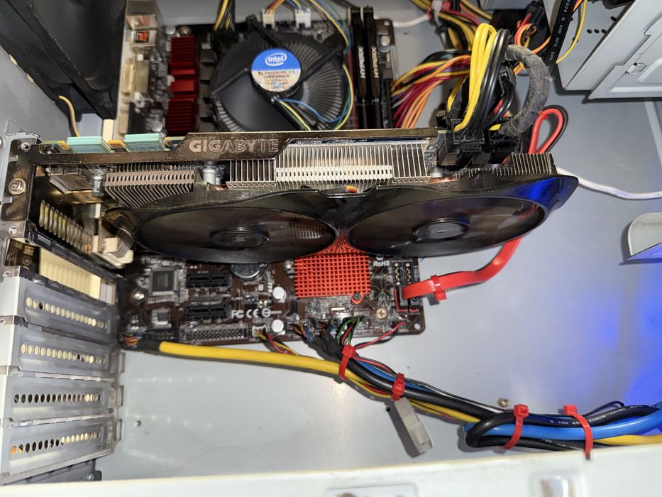 Pc intel i7 4790k, 16gb ram, Nvidia GTX 670, SSD 960gb