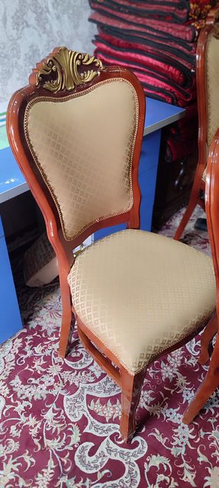 Стул сотилади холати яхши чинордан ясалаган