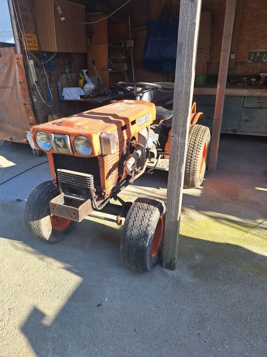Tractor kubota b 7100