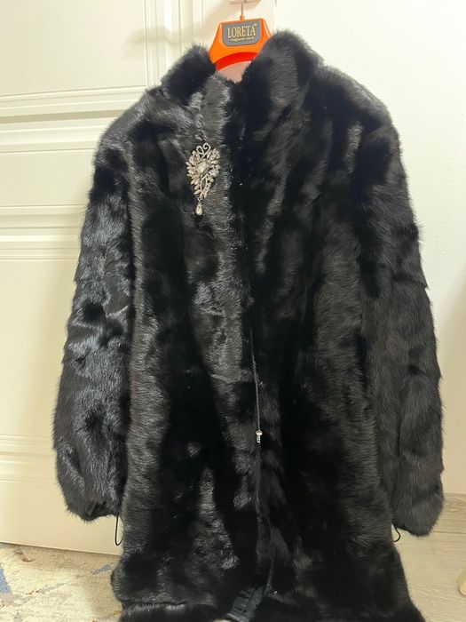 Норковая шуба сатылады.