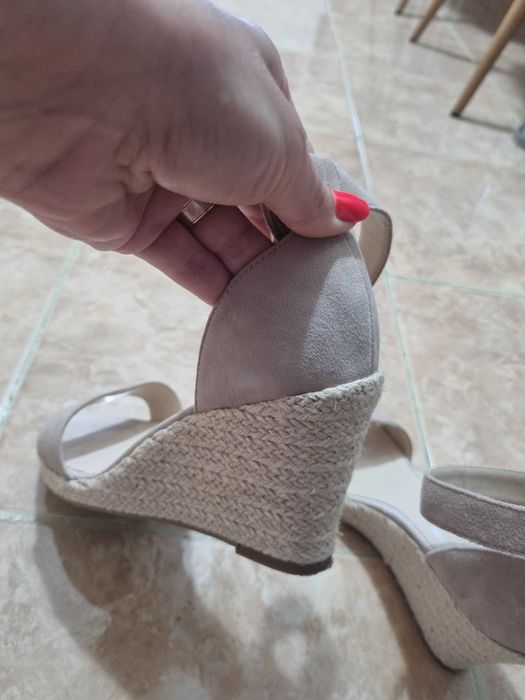 Sandale bej cu platforma