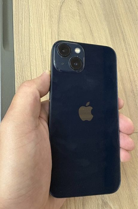 Продам Айфон 13 (128 гб)