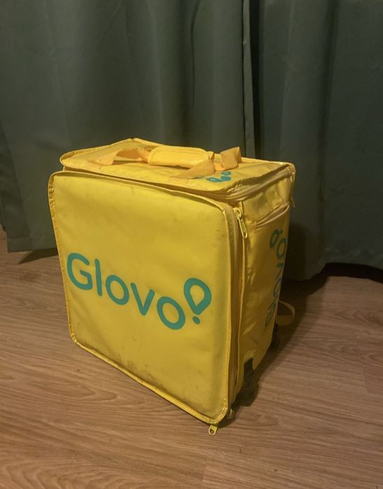 Ghiozdan GLOVO nou
Este modelul nou 
Este nou