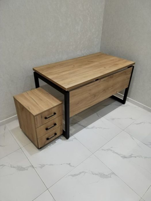 Продаю офисную мебель