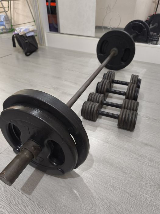 «Продаю штангу и гантели с блинами»