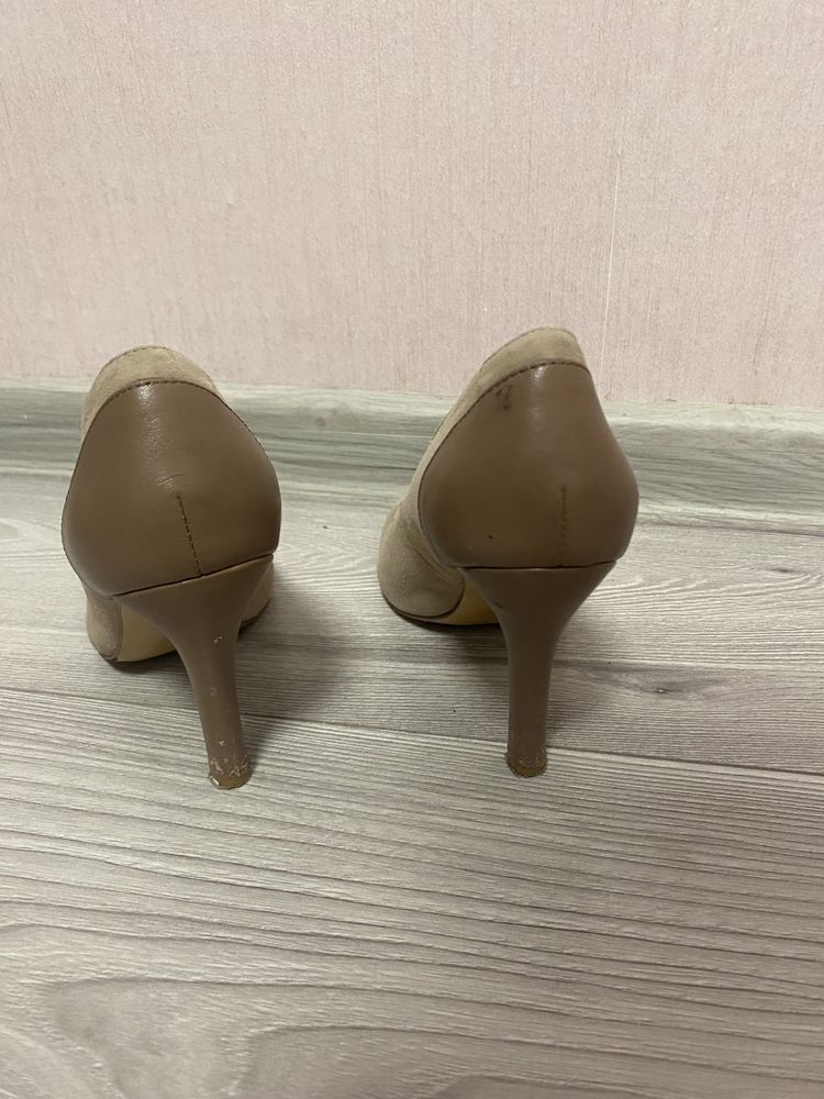 Pantofi de piele întoarsă bej