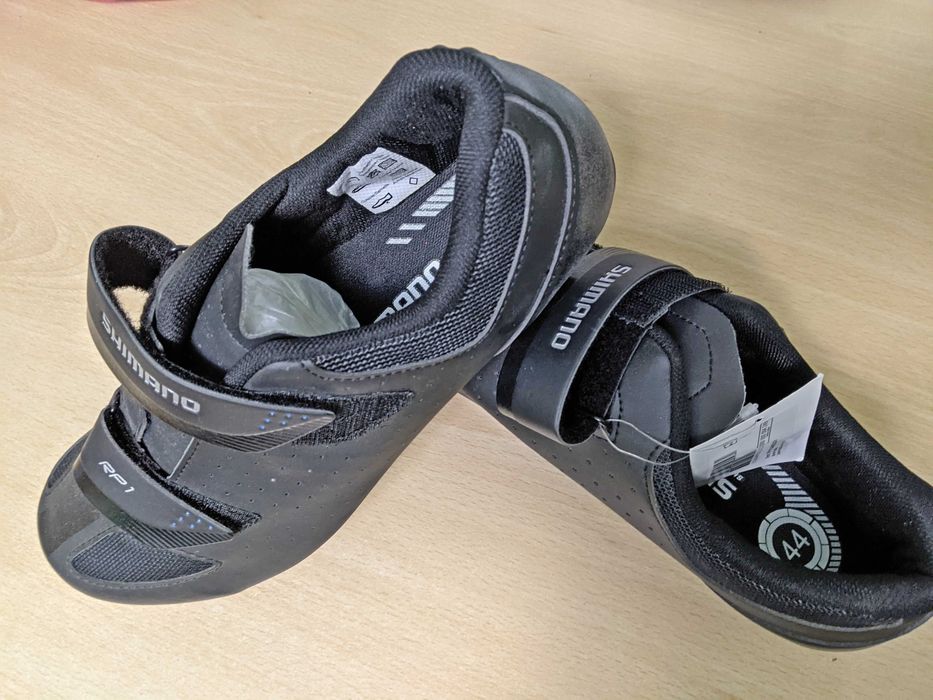 Велосипедни шосейни обувки Shimano 42,5-43 номер нови