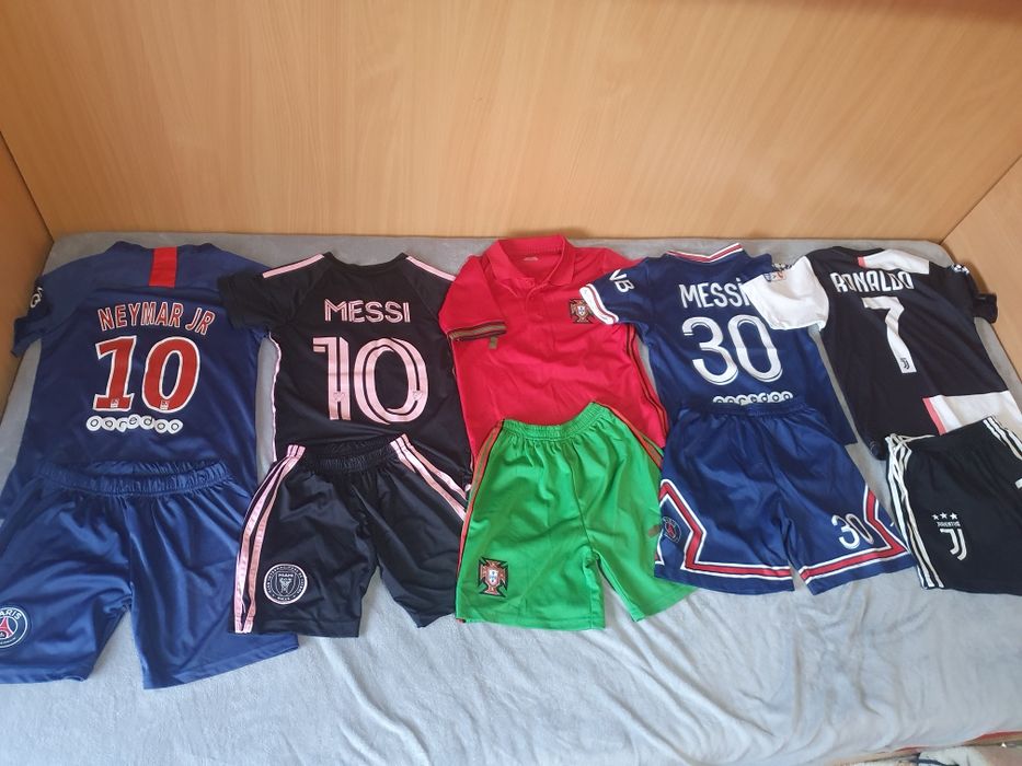 Vând seturi fotbal copii
