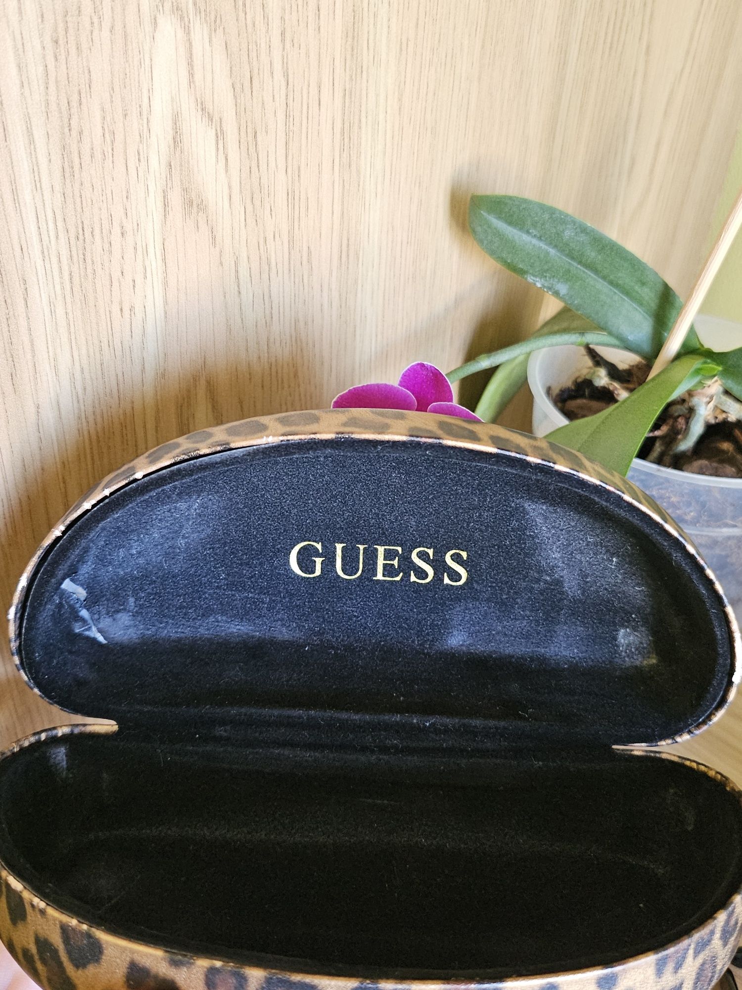 Слънчеви очила Guess