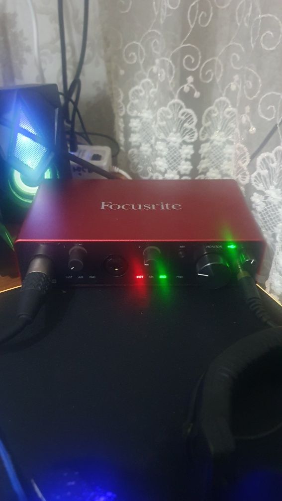 Звуковая карта focusrite 4i4