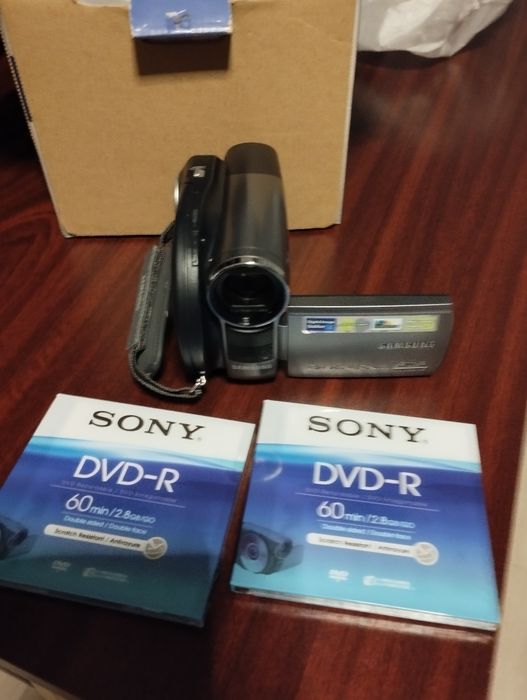 DVD camcorder și aparat foto