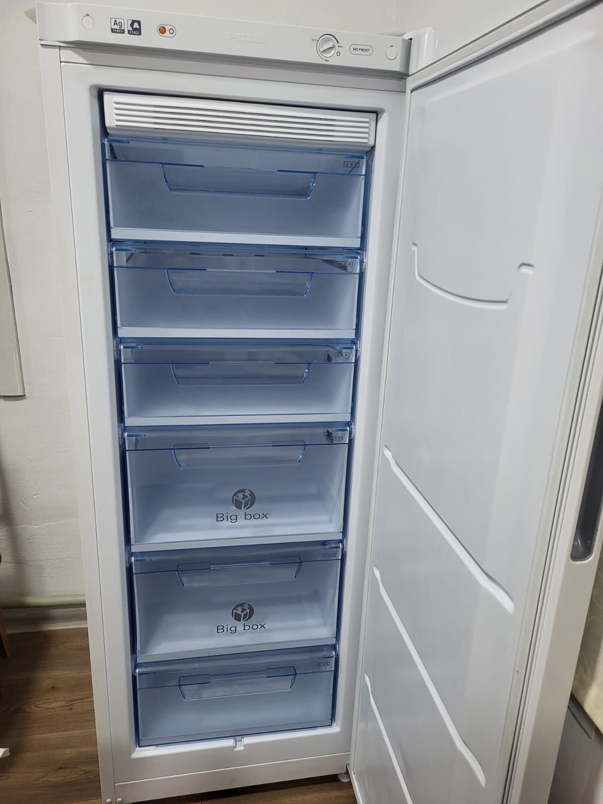 Продам морозильную камеру