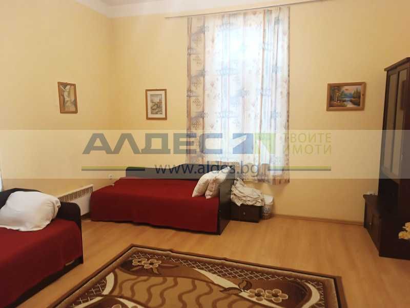 Дава се под наем Тристаен апартамент в София, Център - 125 кв.м за 750 € - Снимка #10