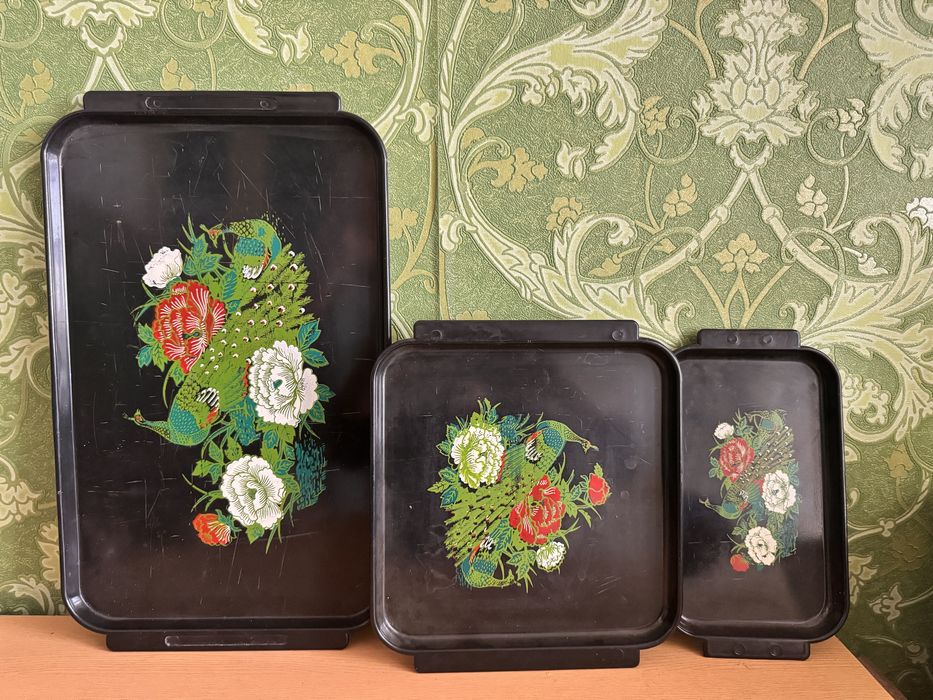 Продаются подносы