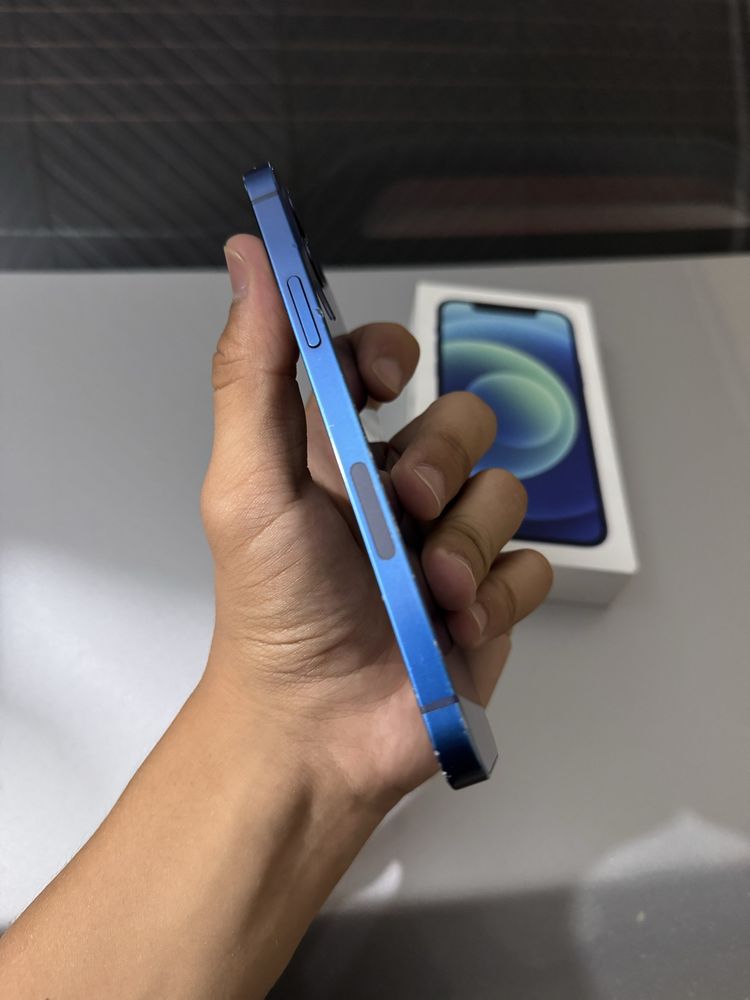 iPhone 12