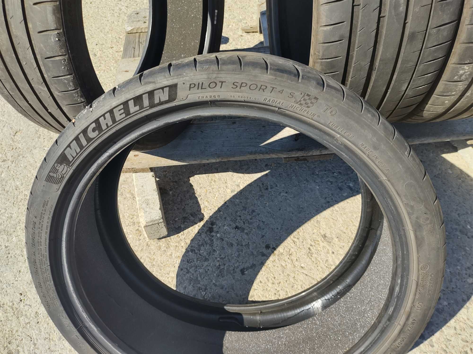 235/35/20 Michelin Pilot Sport 4S 2019г 5-5,5мм TO Tesla