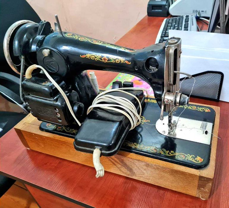 Продается швейная машинка советская СССР