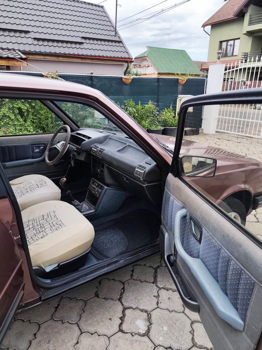 Vand Peugeot 305 din 1984