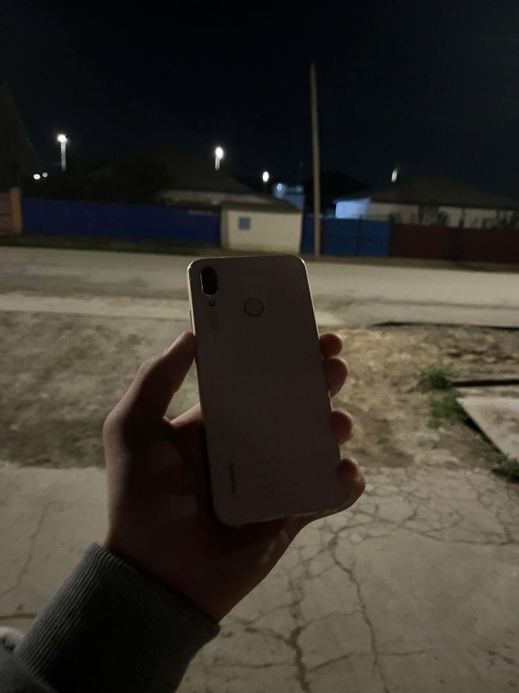 Хуавей p20 lite розовый