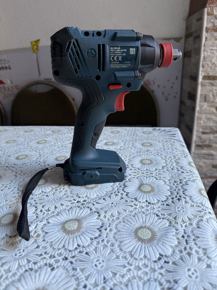 Акумулаторен гайковерт ударен BOSCH GDX 18 V-EC Professional