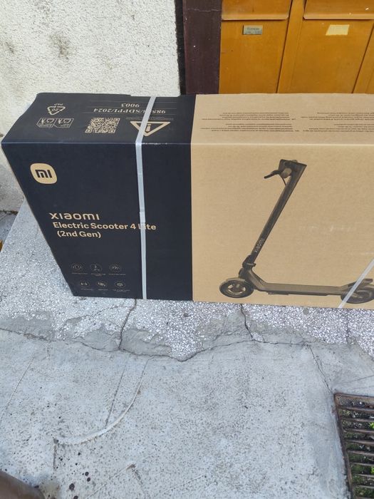 Чисто нова тротинетка Xiaomi Electric Scooter 4 Lite 2 Gen