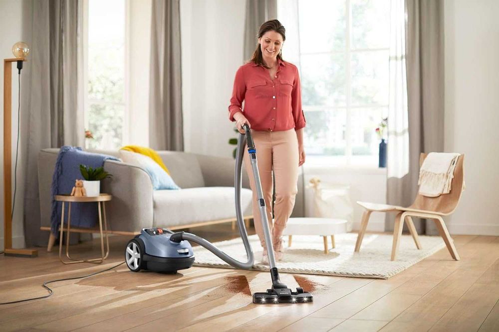 Прахосмукачка Philips 7000 Series Performer Silent, 750W, TriActiveLED