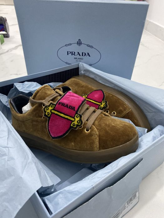 Оригинални обувки Prada