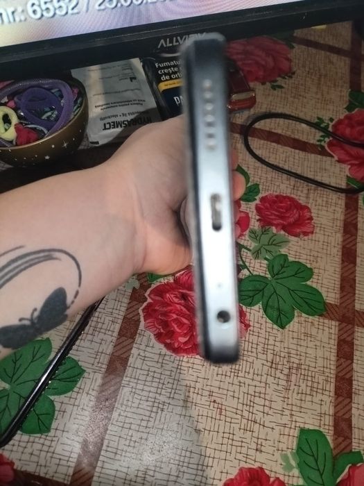 Vând telefon tecno spark