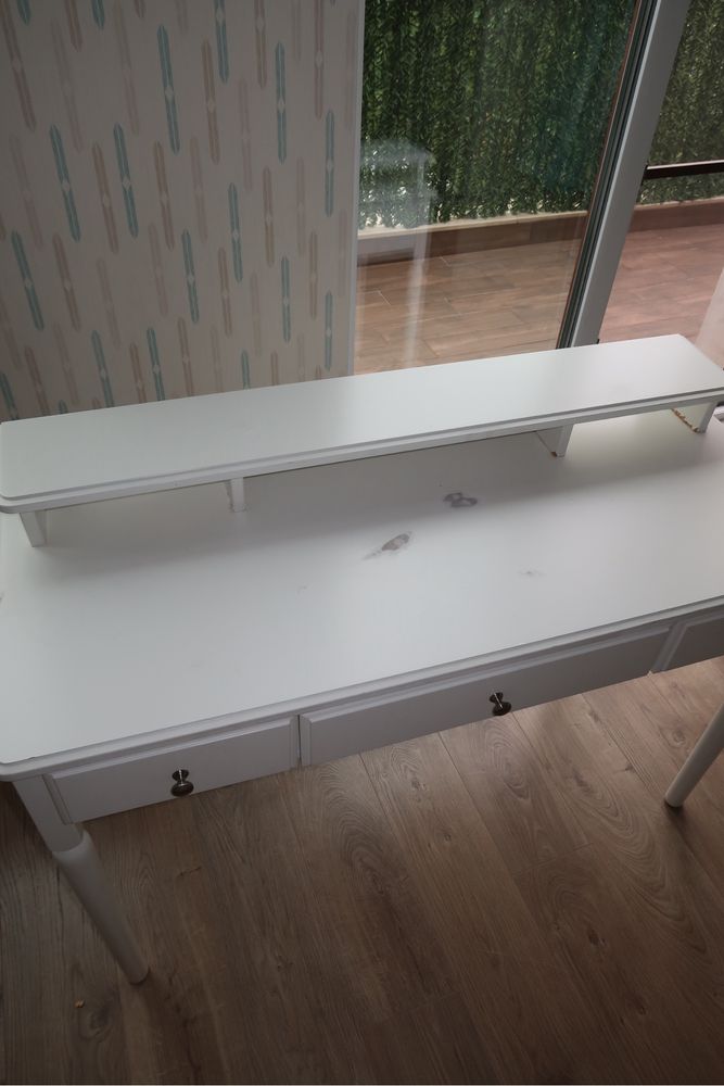 Маса ikea бяла за стая