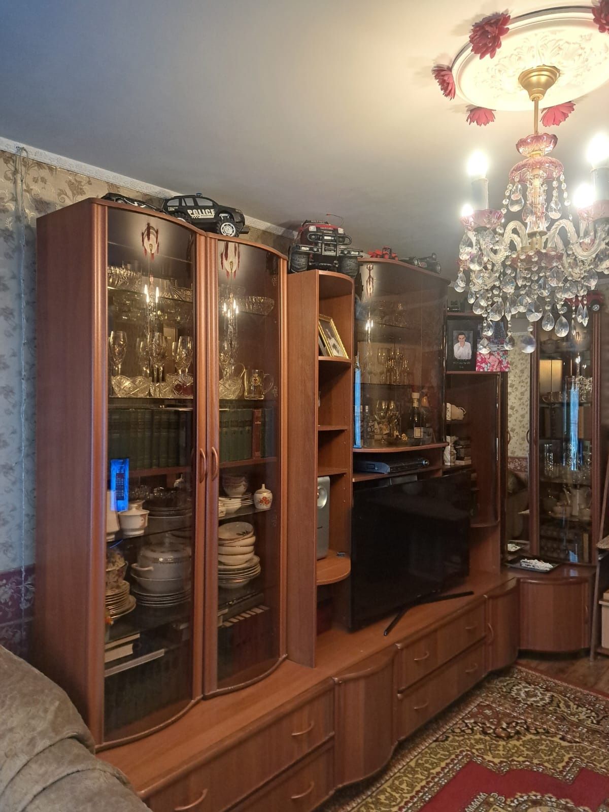 Продаём горку для гостиной