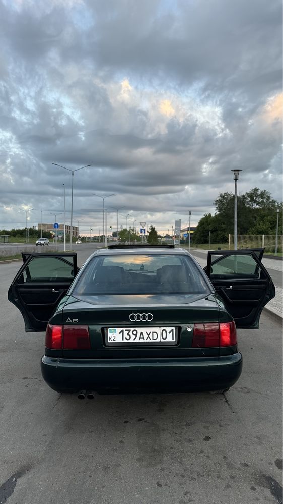 Продам Ауди А6  С4