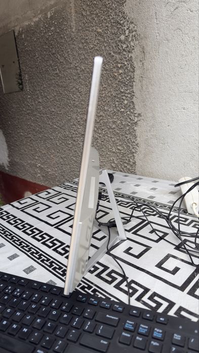 All in One Acer Aspire 22" UltraThin J5005/8GB/120GB