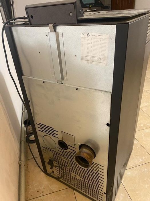 Vând sobă pe peleți-defecta