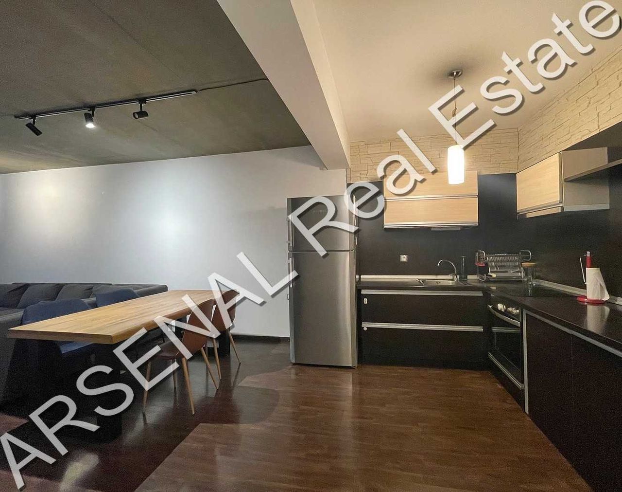 Дава се под наем Тристаен апартамент в София, Бояна - 130 кв.м за 650 € - Снимка #1