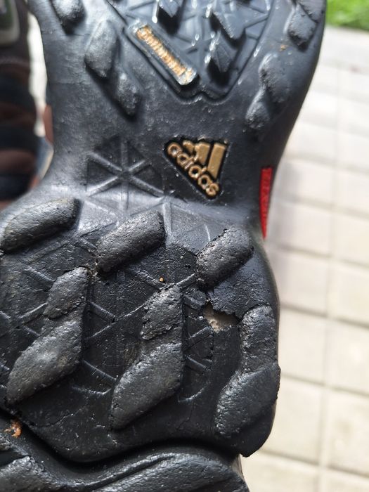 Маратонки Adidas размер 41 1/3